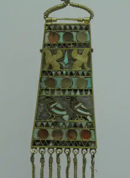 Pendant fibulas Gold, turquoise, Sardioni, glass, and animal prints